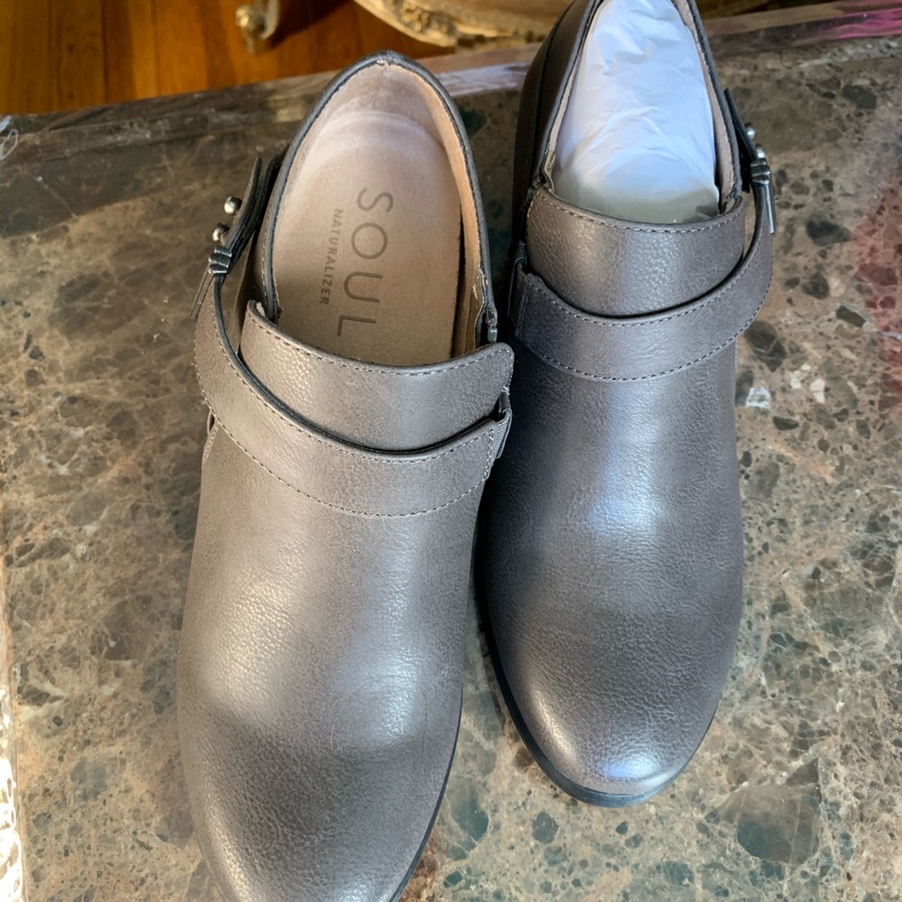 Shoes - Picture 7 of 7